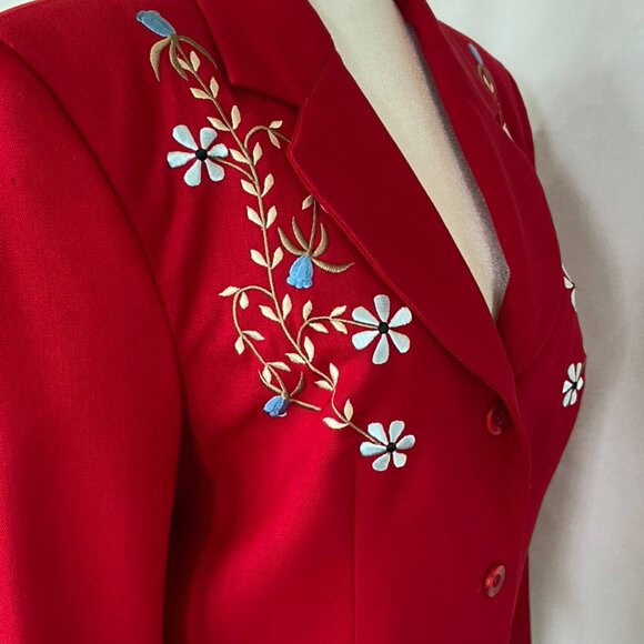 Manuel Cuevas Women's red cropped jacket - Picture 7 of 16